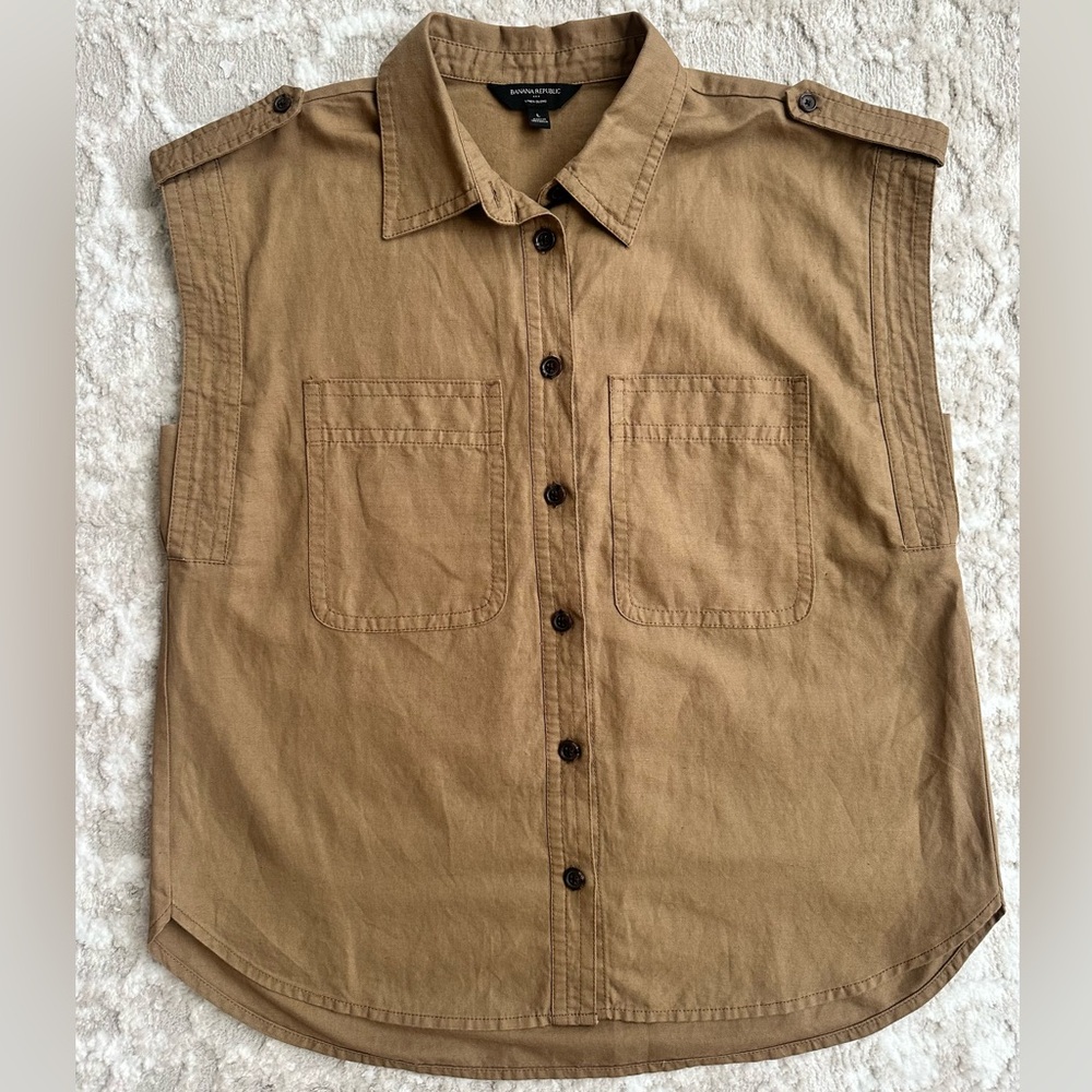 Banana Republic Linen Blend Sleeveless Button Up, Khaki Safari Utility Large